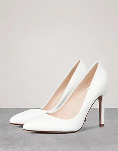 Embossed heeled shoes